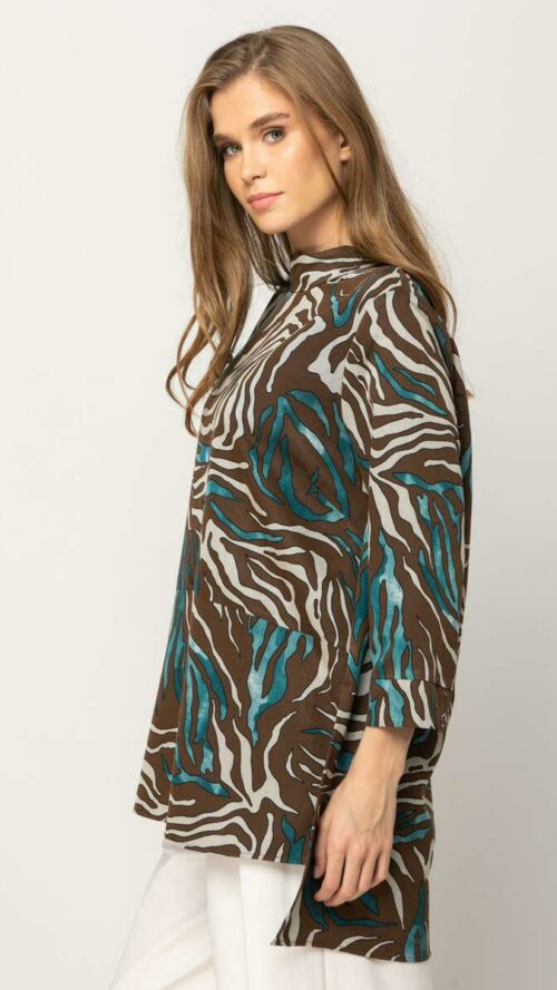 Εμπριμέ μπλούζα στο πλάι