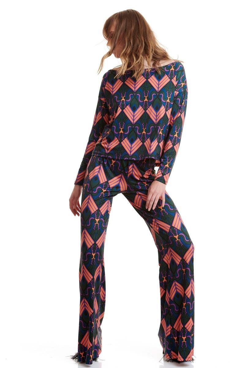 Ψηλόμεση εμπριμέ παντελόνα καμπάνα εμφάνιση από μπροστά