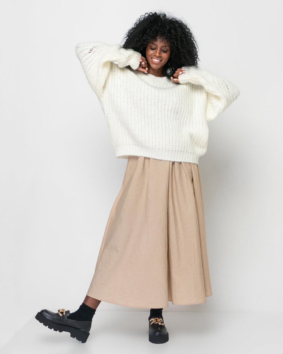 Μακριά μπεζ φαρδιά φούστα με λάστιχο στη μέση.