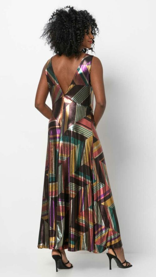 Μακρύ εμπριμέ metallic φόρεμα από πίσω