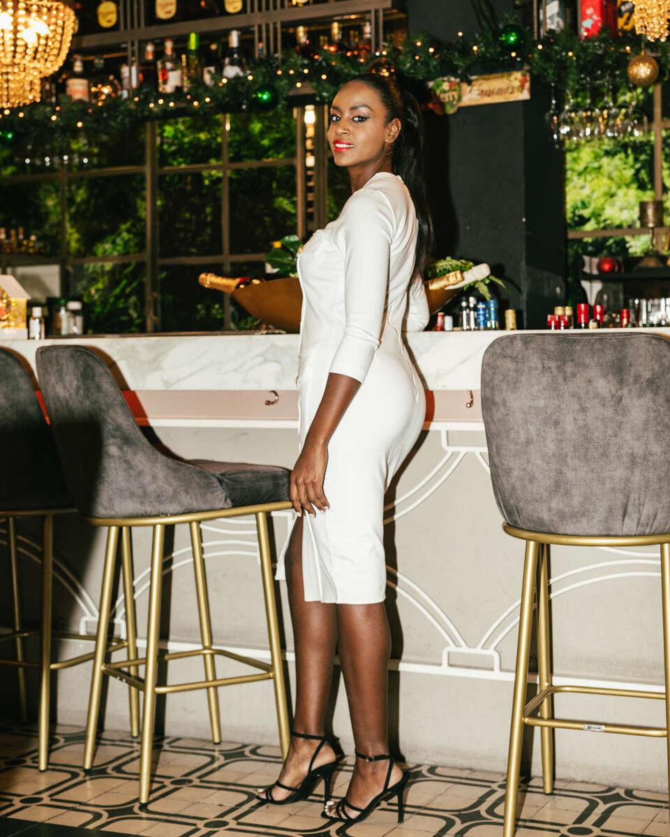 Midi pencil φόρεμα με σκίσιμο μπροστά στο πλάι