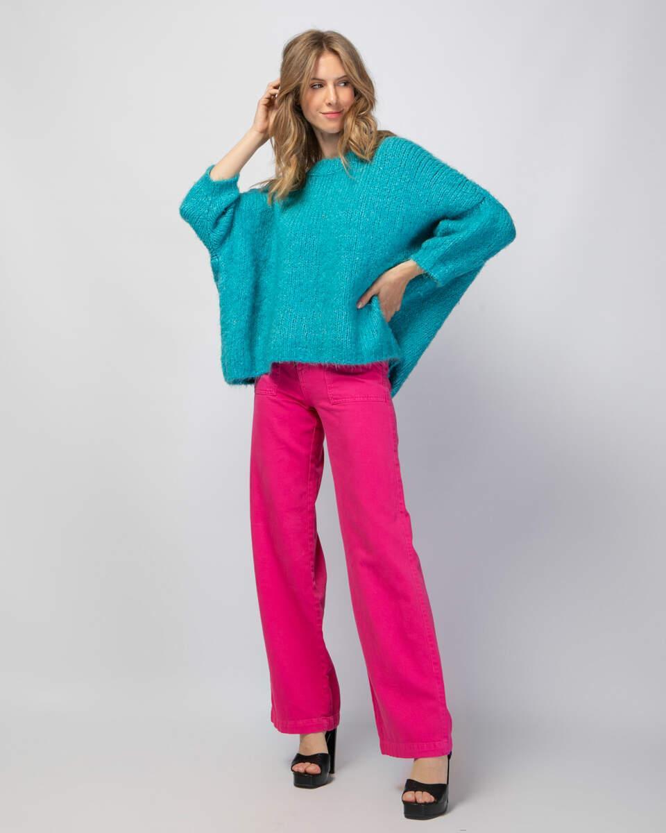 Πλεκτή oversized τυρκουάζ μπλούζα με κοντά μανίκια. Εμφάνιση από μπροστά