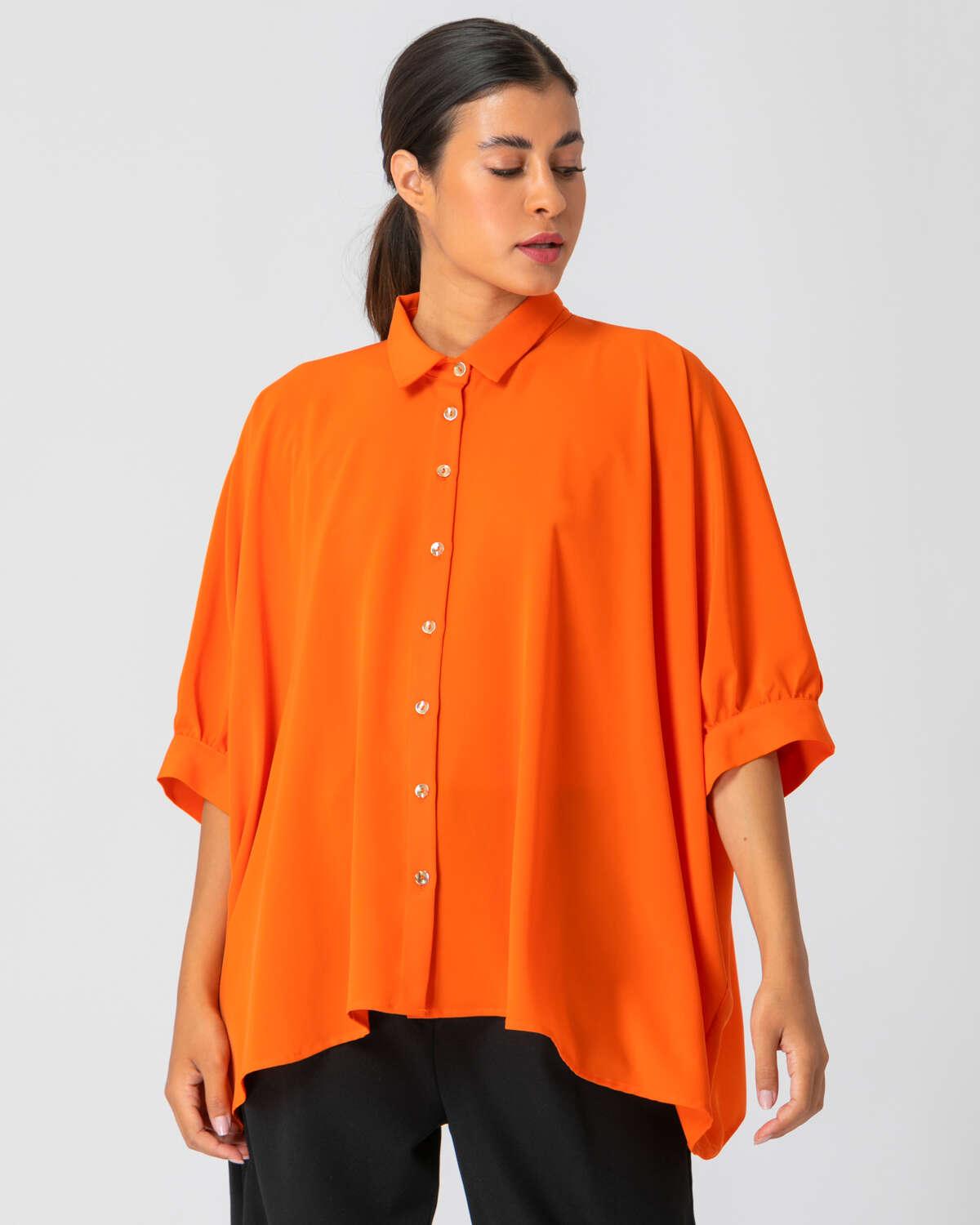 Πορτοκαλί πουκάμισο με κοντό μανίκι.