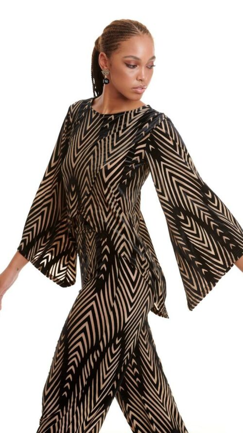 Ψηλόμεση ημιδιάφανη παντελόνα με λάστιχο στη μέση. Εμφάνιση πλάι