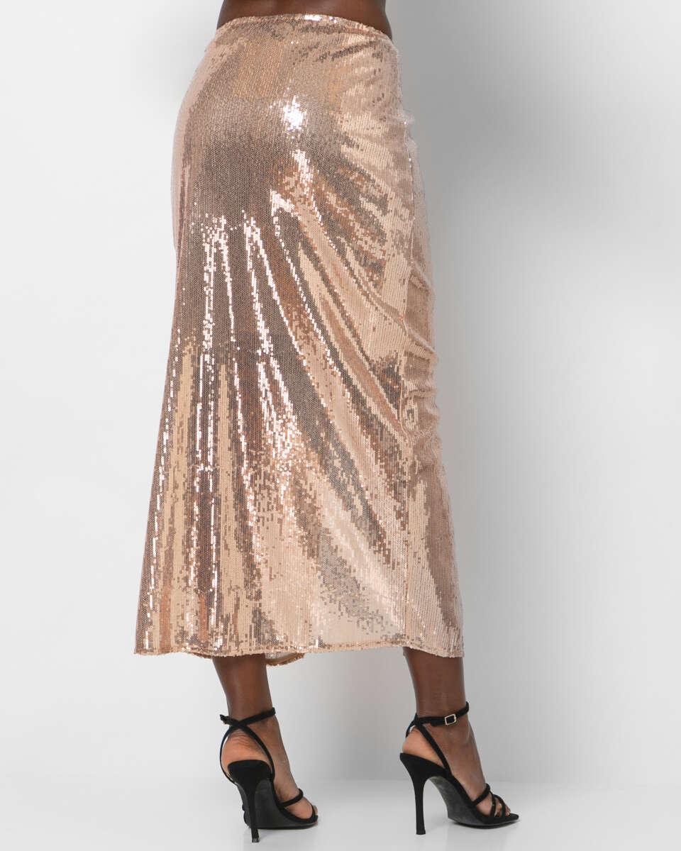 Ψηλόμεση χρυσή midi φούστα με στρας και σκίσιμο μπροστά. Εμφάνιση από πίσω.